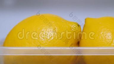 有机食品，水果.. <strong>戒毒</strong>饮料。 维生素C.复制空间。 柠檬在冰箱里保持新鲜。 准备使用的柠檬
