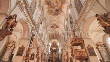 圣彼得教堂的内部`德国慕尼黑内城的<strong>罗马天主教</strong>教堂。
