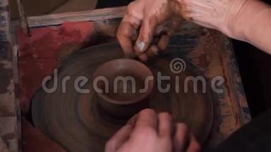 陶艺大师班.. 波特`的轮子和手