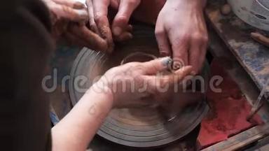 陶艺大师班.. 波特`轮子和手
