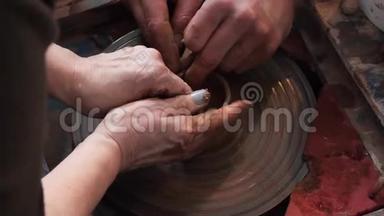 陶艺大师班.. 波特`轮子和手