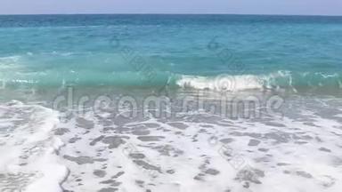 土耳其地中海安塔利亚海滩海浪
