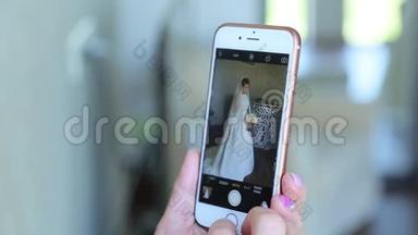 智能手机上的新娘照片