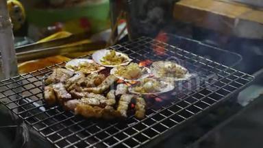 亚洲<strong>夜市烧烤</strong>海鲜烹饪过程。 4k