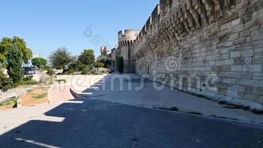 法国阿维尼翁的城墙。