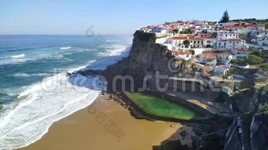 葡萄牙小村庄附近海滩的海浪景观