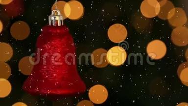 在模糊的<strong>圣诞树</strong>灯和红铃<strong>视频</strong>上，伴随着降雪的<strong>视频</strong>构图