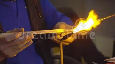 专业吹玻器制作明火工艺玻璃茶壶工艺流程.. 玻璃制作过程