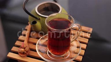 土耳其茶<strong>和茶壶</strong>