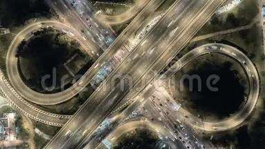 高空顶部拍摄，曼谷高速公路，夜间高速公路立交交通.. 4KU HD超失效放<strong>大背景</strong>，泰国。