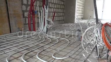 新建房屋施工现场地暖管及电线