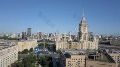 莫斯科乌克兰酒店的鸟瞰图。 老苏俄斯大林高楼大厦位于现代莫斯科市中心