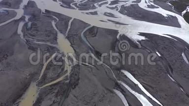 空中4k无人驾驶飞机查看河床，冰河系统运输从瓦特纳火山冰川沉积，冰岛