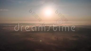 空中无人机镜头，山上日出的景色