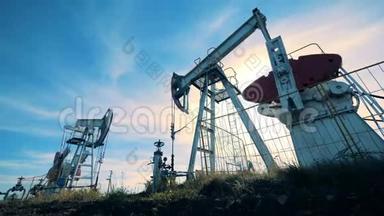 工作过程中大量的采油复合物。 <strong>石油</strong>工业，<strong>石油</strong>工业，<strong>石油</strong>部门的概念..