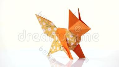 橘色折纸狐狸..