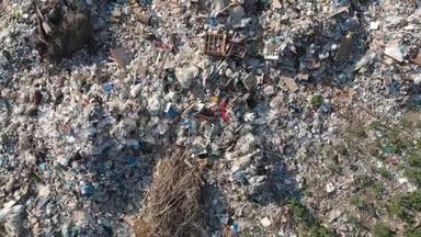 污染概念。 垃圾堆放在垃圾堆或填埋场。 <strong>环境</strong>污染。 <strong>生态问题</strong>。 在附近