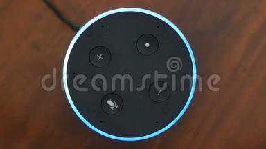 智能音箱顶视人工智能辅助语音控制蓝环