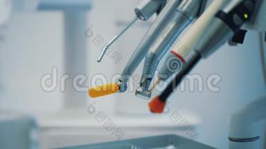 牙科，<strong>药品</strong>，医疗器械.. 牙科器械。 概念----灯具和牙科设备的特写