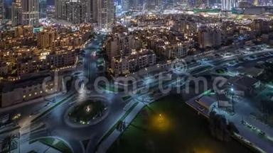 从夜间过去的高空俯瞰<strong>迪拜</strong>市中心环形交叉路口的道路。 阿拉伯联合酋长国<strong>迪拜</strong>。