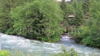 格洛斯河流经奥地利的欧洲阿尔卑斯山