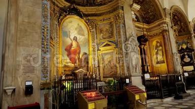 托里诺，意大利-2018年7月7日：都灵大教堂的内部，建于1470年。 是圣教堂