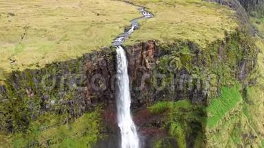 冰岛巨大瀑布的<strong>高空</strong>视角，无人机视频
