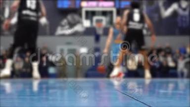 篮球比赛视频拍摄下面，球员焦点
