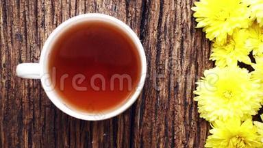 用香料和天然草本植物组成的茶。