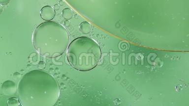 水上泡沫油，绿色抽象背景