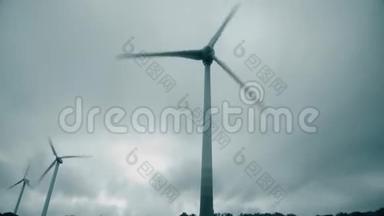 三台风力发电机。 可持续能源生产