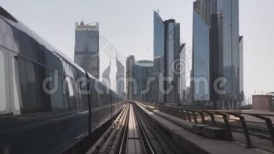 迪拜<strong>地铁</strong>是世界<strong>上</strong>最长的全自动<strong>地铁</strong>网络，全长75公里