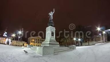 独立纪念碑冬季夜间延时超移. 乌克兰，哈尔科夫
