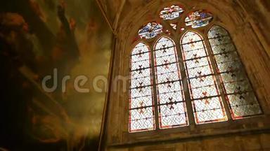 法国诺曼底Lisieux大<strong>教堂窗户</strong>