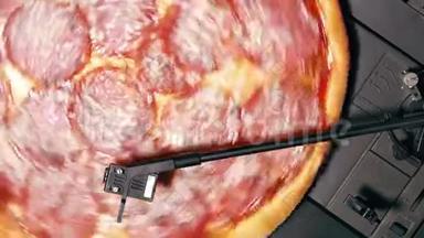 比萨饼意大利香肠旋转转盘乙烯基玩家作为记录。 与美味快餐的聚会理念。 意大利