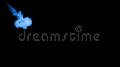 蓝色辉光墨水溶于水的三维渲染，模拟墨水注入，VFX效果与Luma哑光。 黑色18号蓝色