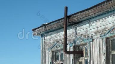 俄罗斯北部的古迪姆·阿纳代尔-1朱科特卡被遗弃的房子幽灵镇。