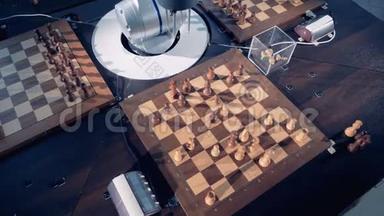 人类和机器人的手臂在下棋时移动棋子