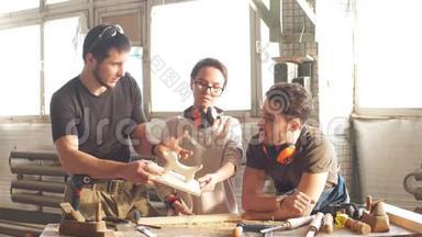 木制品培训课程学生组。