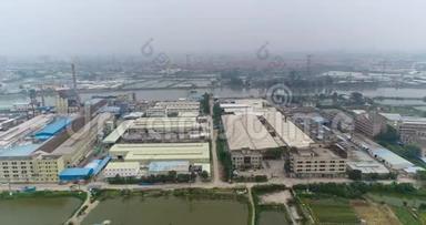 中国广州工业区令人沮丧的景观。 工业区，灰色暗淡景观.. 悲伤的观点