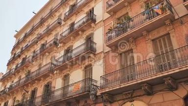 巴里奥古蒂科老街在巴塞罗那，加泰罗尼亚。 它是巴塞罗那老城区的中心。 旅游生活中心。
