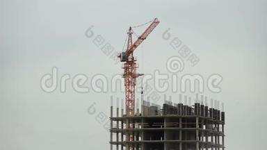 工业塔式起重机在新建高层<strong>建筑施工中</strong>的作用