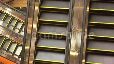 泰国曼谷一家百货公司的自动扶梯