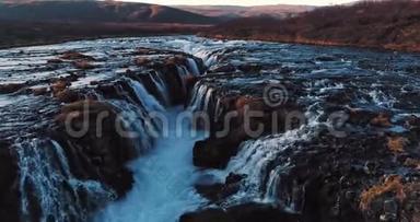 著名的冰岛，其美丽迷人的独特景观，河流，山脉，冰川和瀑布的空中拍摄