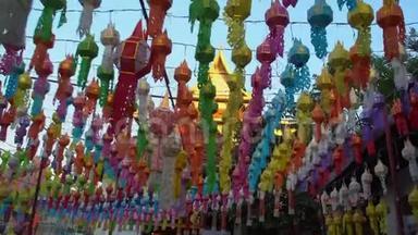 清迈市为泰国的Loy Krat hong节装饰彩灯