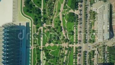 一个现代城市公园的高空<strong>俯视镜头</strong>