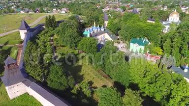 过圣睡普斯科夫-佩切斯克修道院<strong>航拍视频</strong>.. 普斯科夫州Pechora