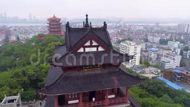 中国武汉-2017年5月2日：红门钟庙公园日黄鹤航空无人机全景