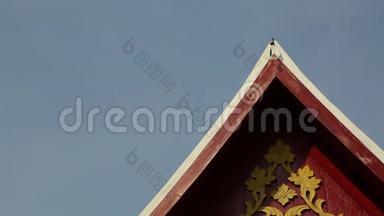 泰国寺庙正面的钟声