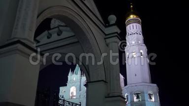 <strong>克里姆林</strong>宫和圣巴西尔`大教堂在俄罗斯莫斯科红场. <strong>克里姆林</strong>宫是主要的旅游城市之一